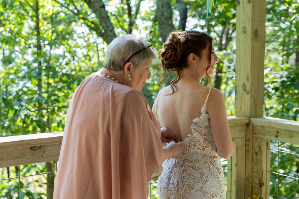 intimate wedding details, getting ready