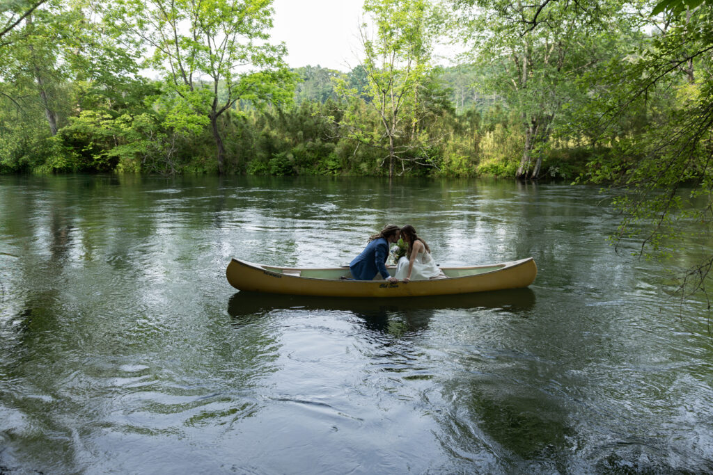 north georgia elopement photographer, elopement, canoe photography, couples portraits, outdoor elopement, adventure elopement