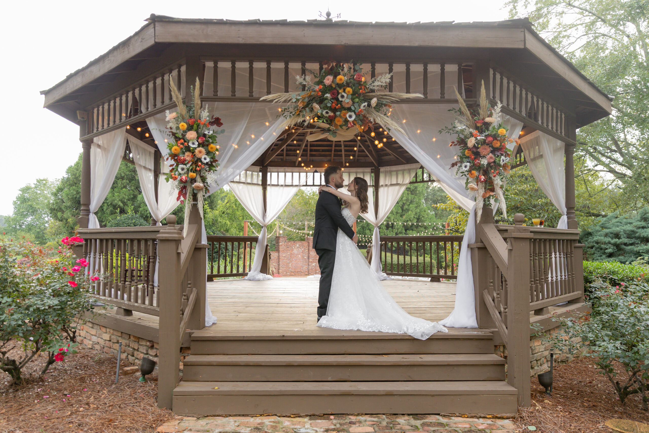 the carl house wedding venue, couples portraits, auburn ga wedding venue